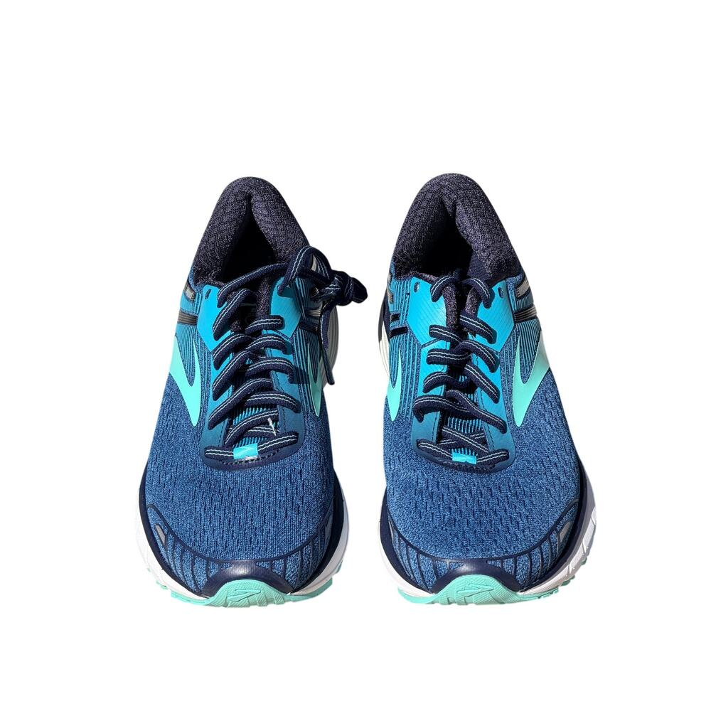 New In Box Brooks Running Shoes Women's Size 8
